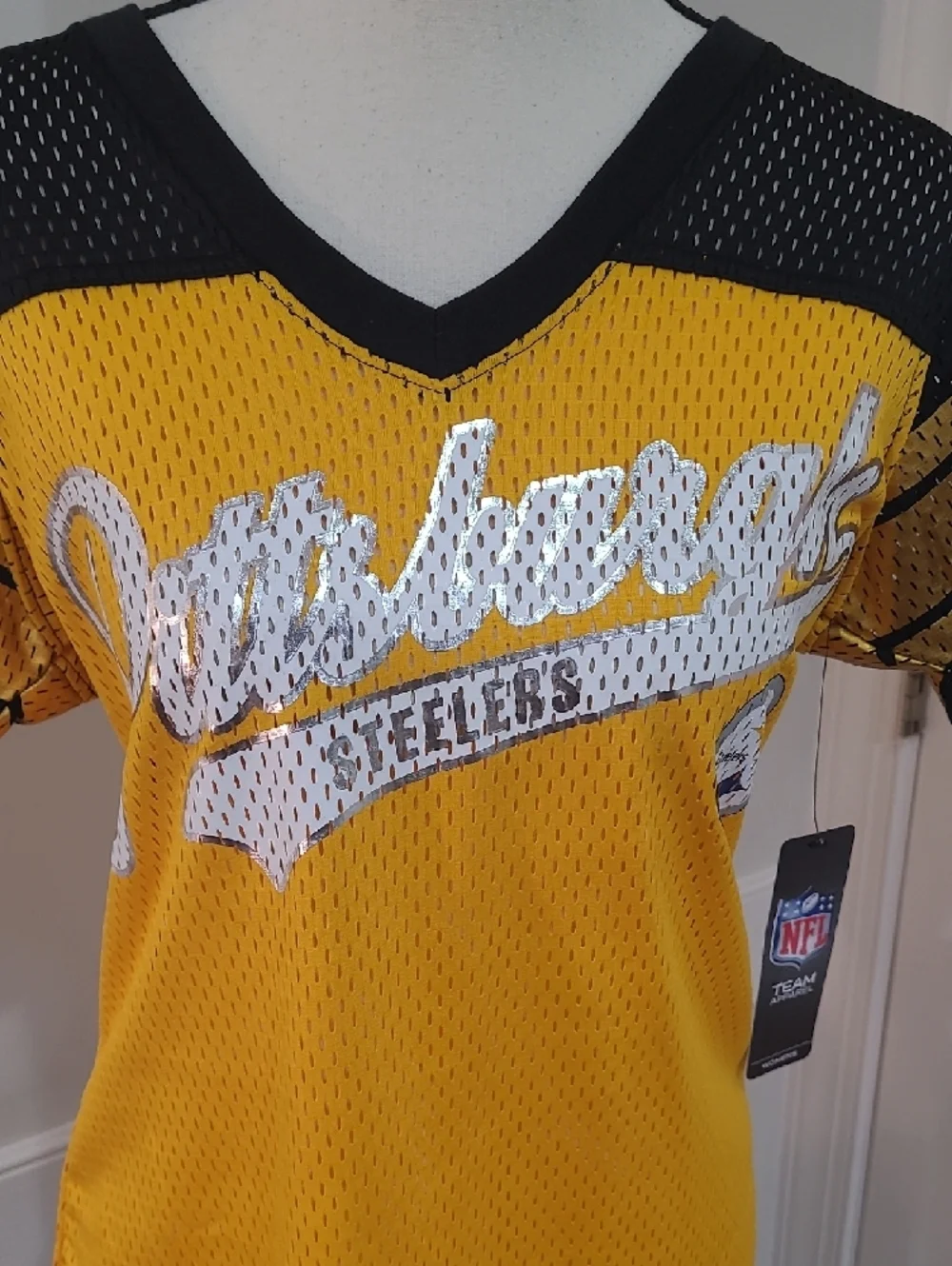 G-III Pittsburgh Steelers Women's Jersey T-Shirt. Size S